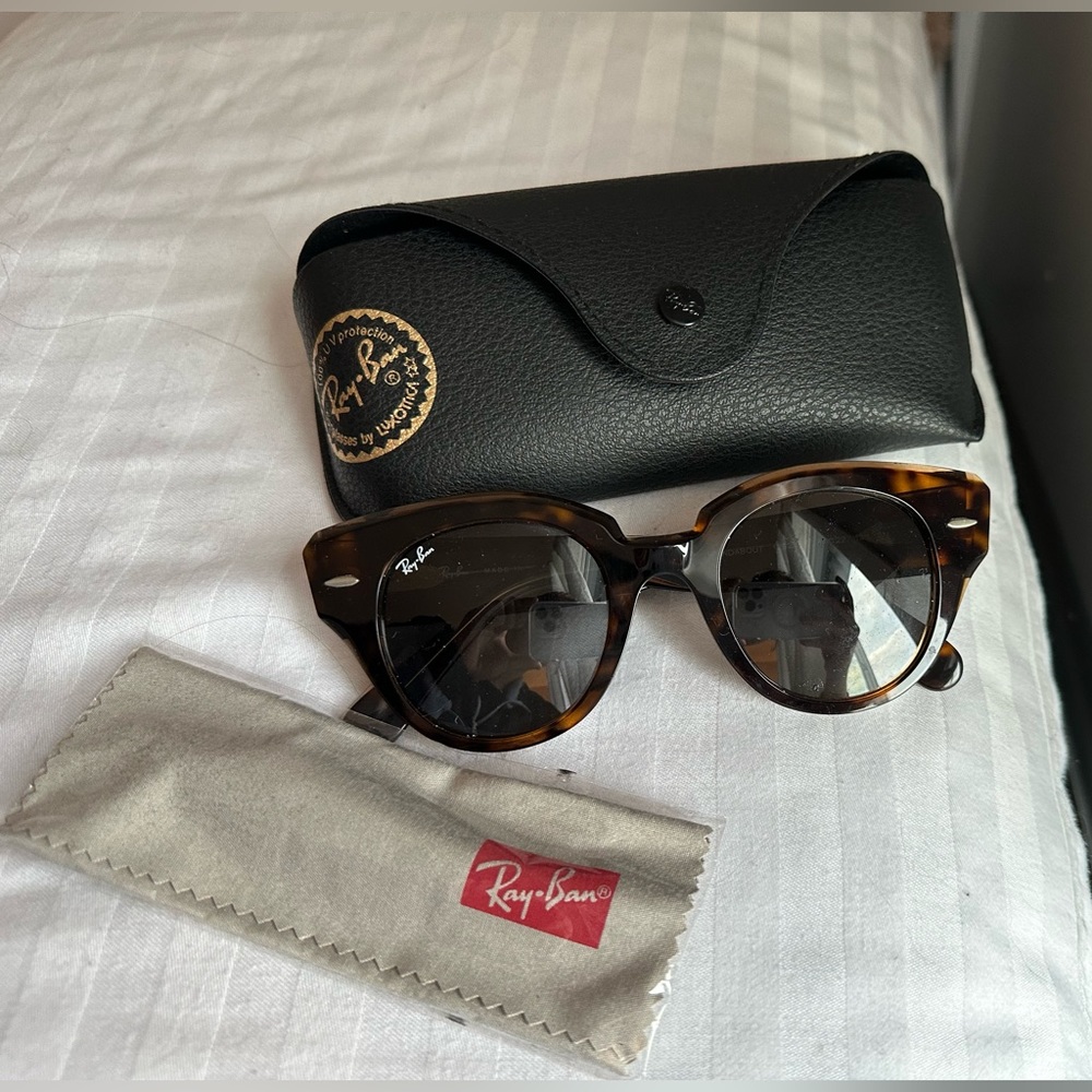 Women’s Ray Bans NWOT